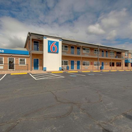 Motel 6-Falls Church, Va - Arlington Boulevard Exterior photo